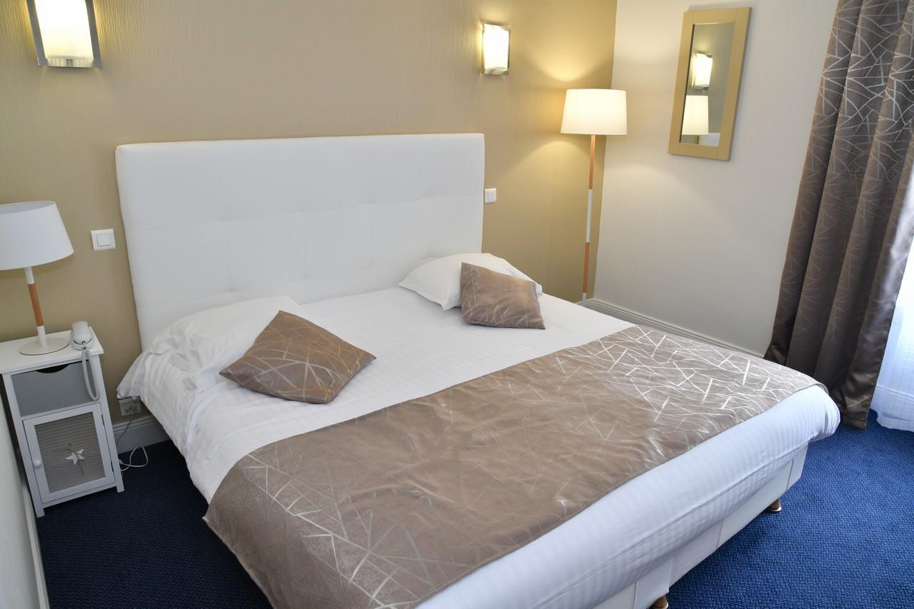 Le Renaissance Otel Aurillac Dış mekan fotoğraf