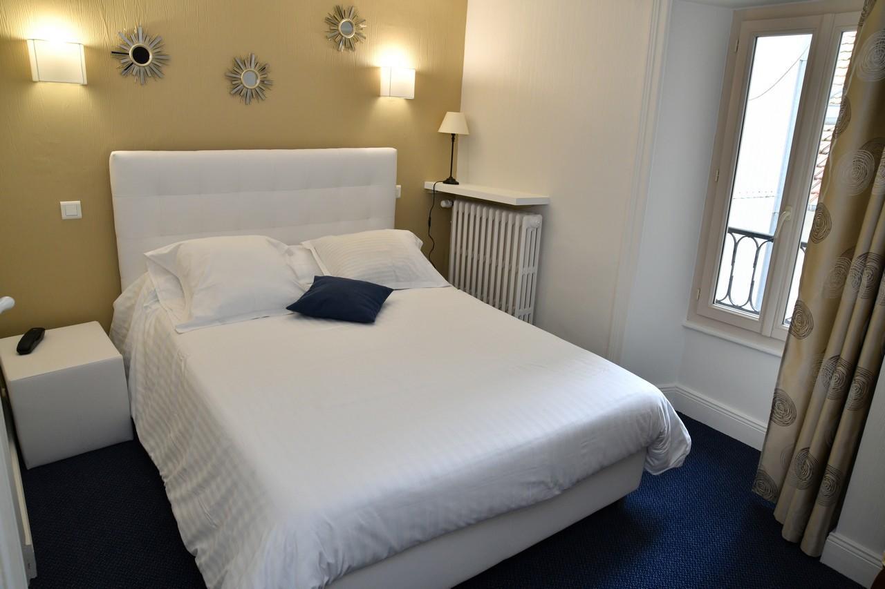 Le Renaissance Otel Aurillac Dış mekan fotoğraf