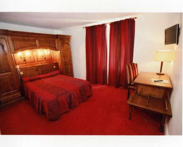 Le Renaissance Otel Aurillac Dış mekan fotoğraf